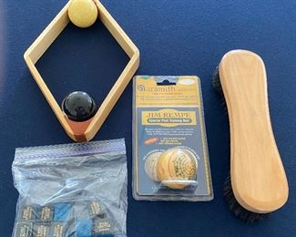 Barely Used Connelly Pool Table w all the Accessories