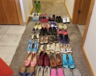 Great selection of footwear (9-9 1/2)