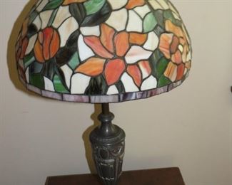 STAINED GLASS LAMP.