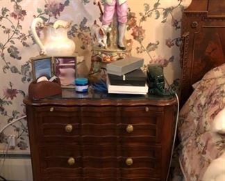 Pair nightstands 