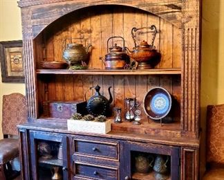 SHOW STOPPING ructic hutch 