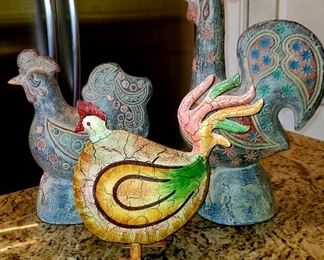 more pottery rooster decor