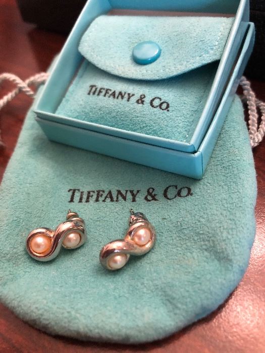 Tiffany & Co. silver and pearl earrings in original bag and box
