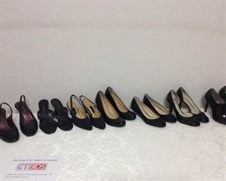 Black Pumps