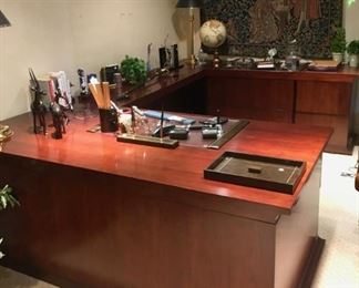 Beautiful Baker executive desk, U-shaped with side table and credenza attached.