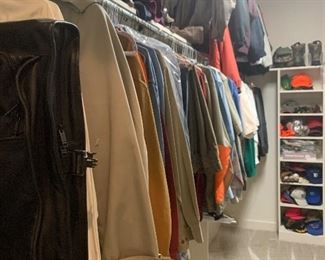 Men’s clothes size L and XL
Great hunting clothes
