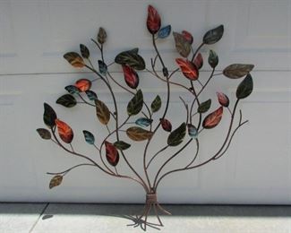 Metal leaf hanging wall plaque. Approximately 30" wide x 30" tall. PRICE: $25.00