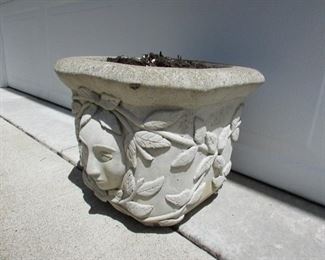 More detail of planter.