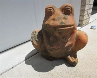 Additional image of as-is frog planter