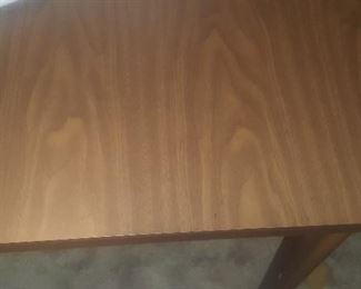 CLOSE UP OF DINING ROOM TABLE