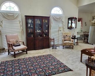 Beautiful rug, china cabinet,glassware