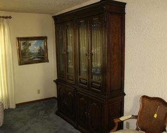 China cabinets in super condition