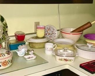 Misc. kitchen collectibles, stoneware, Pyrex, casseroles, etc.