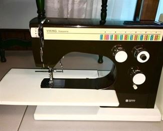 Viking Husqvarna sewing machine w/ case