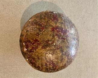 Detail: Vintage covered paper mâché basket - lid