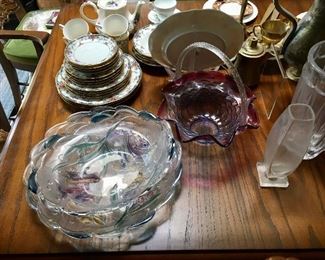Glass servingware