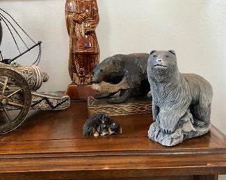 Bear figurines