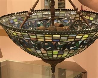 Quoizel Hanging stain glass light fixture