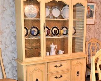 LIGHTED CHINA CABINET