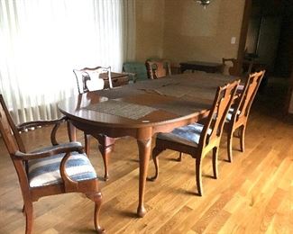 Dining Table & Chairs