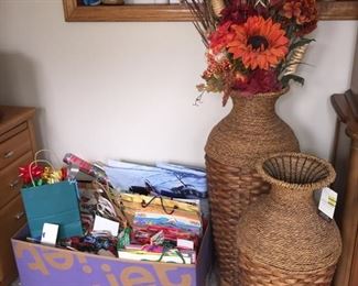 Wicker Baskets Decor and Gift Bags/Wrap