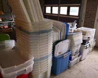 Assorted Plastic Storage Containers