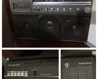 Vintage Magnavox Boombox D8443