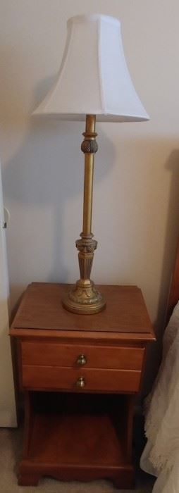Night Stand 16" by 26" by 13" Asking $65.00 (2) Lamps Asking $59.00 for the pair