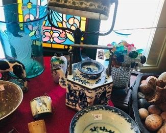 Handel desk lamp with small stable crack in shade