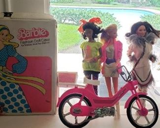 Vintage Barbie dolls, Barbie toys, Veterinarian Barbie, The Rockers Barbie