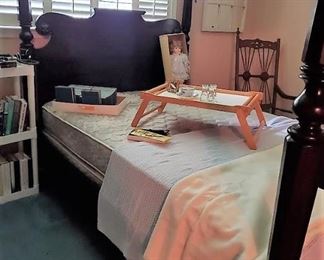 Antique 4-poster bed