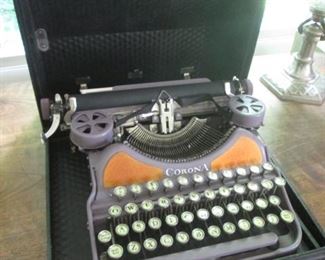 Corona Typewriter ( Purple Frame )