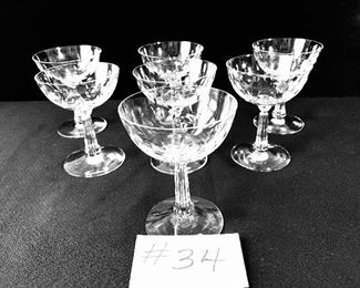 7 champagne/sherbet glasses 5”t 
Set $35
