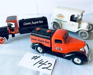 2 banks 1 model truck.  6-7.5”L 
Lot $ 45