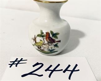 HEREND ROTHSCHILD BIRD VASE #7193.     2.5” t
$39