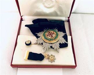 CATHOLIC Knights of the Holy  Sepulchre
GRAND CROSS OF THE EQUESTRIAN 
SET IN BOX $225