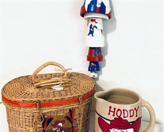 OLE MISS LOT 
BASKET, PITCHER AND CHIMES 
$60