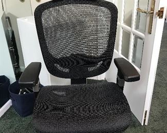 (2 of 2) Mesh Back Rolling Desk Chair $65
