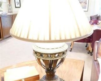 $65 - Bronze metal table lamp. 3 way bulb.  