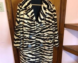 P-B1-66    $25   Size: Small