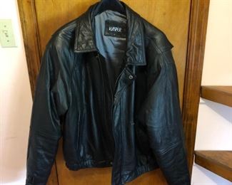 P-B1-67    $15   Men LG