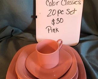 P-K-39   $30   Mikasa Color Classics  20 Pc