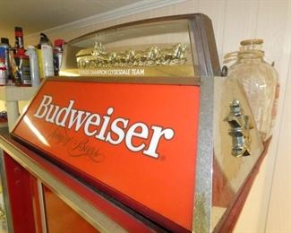 VIEW 2 BUDWEISER POOL TABLE LIGHT  