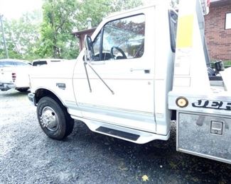 VIEW 17 W/HEADACHE RACK 