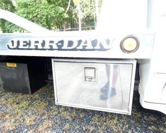 VIEW 28 PASSENGER SIDE W/STAIN TOOL BOX 