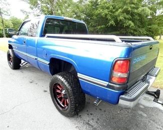 VIEW 4 BACKSIDE SUPER CLEAN DODGE 4X4 