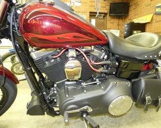 VIEW 2 Harley Davidson W/370 MILES 