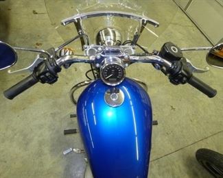 VIEW 3 08 Harley Davidson 