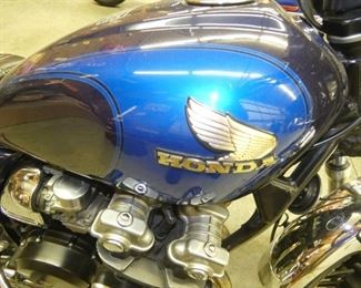 VIEW 7 CLOSE UP CB750 HONDA  