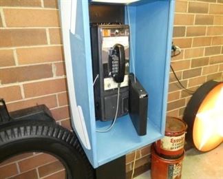 ORG. WORKING 25 CENT PAY PHONEBOOTH 